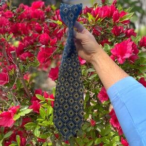 Mondo Di Marco 100% Silk Blue/Black Print Necktie Made in Italy